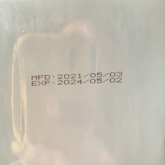 Brand New Glow on 5th Beauty Refresh + Reset Brightening Mud Mask - Picture 4 of 6